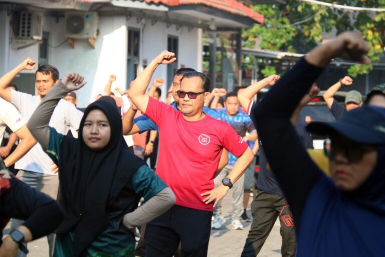 7678E05A-FFB2-421C-908E-0F1A2CB716BC