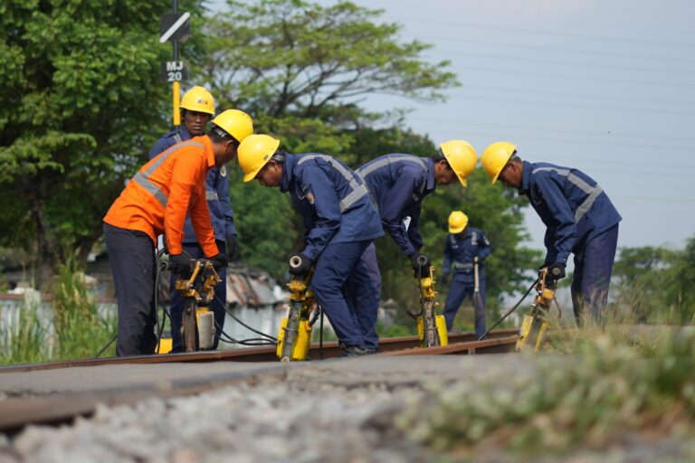 0E0E9DCA-ED33-4227-9706-58AB7C964752