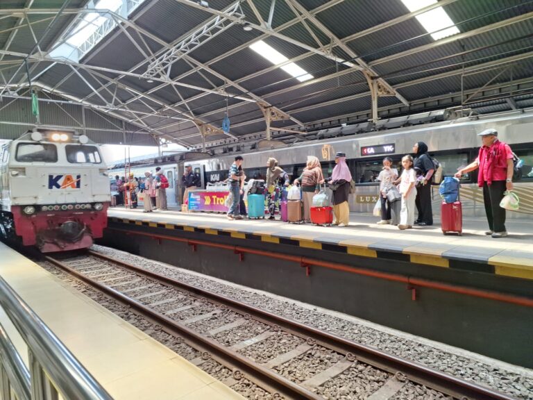 C0E9DA4A-D0E4-451A-BCDB-7DBAED052B01